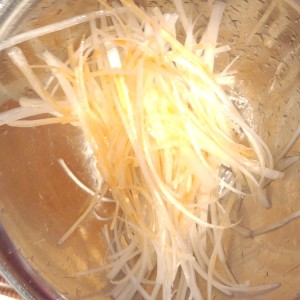 白髪ネギに味付け